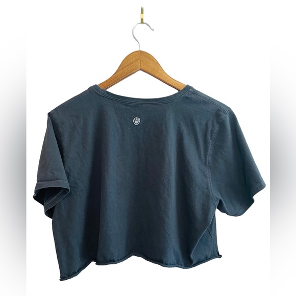 3/$25 🖤 Life is Good Cropped Tee - Picture 2 of 3